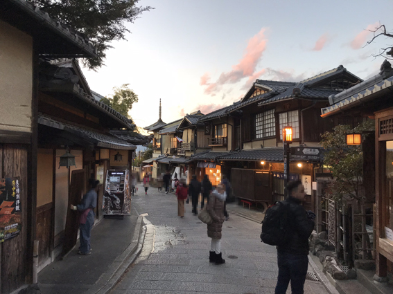 京都の新景観政策10年　④屋外広告〜ニ年坂のスターバックス