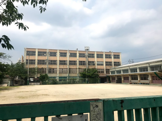元植柳小学校跡地活用としてタイの高級ホテル「デュシタニ」、向いには「芙蓉総合リース」のホテル計画
