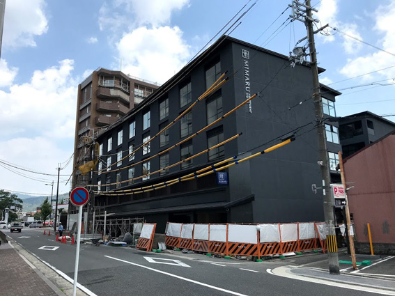 京都エリアにおけるコスモスイニシアのキッチン付きアパートメントホテル『MIMARU』7棟