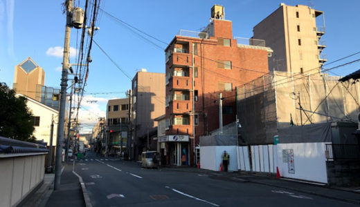 四条大宮南に明治時代に建てられた町家が建ち並ぶ路地一体を1つの宿に改修した「Nazuna 京都 椿通」